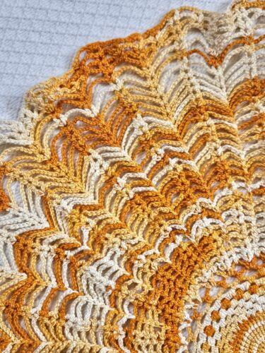 Vintage handgehäkelte Herzstück Deckchen bunt orange 2er Set - Bild 6 von 14