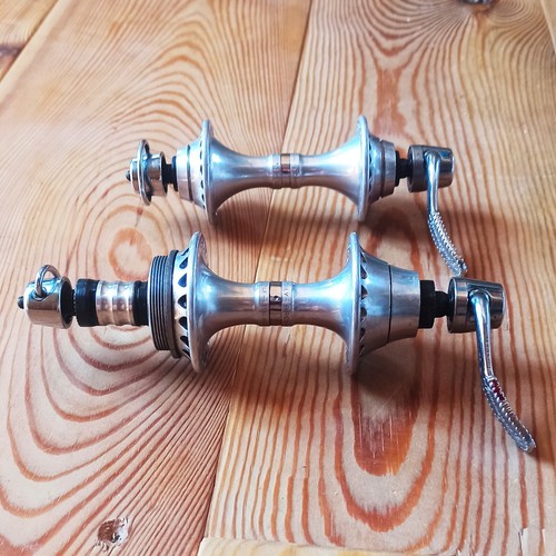 Campagnolo C-Record Hub Set - Picture 4 of 6