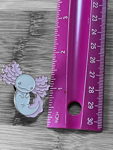 NEW Sakura AXOLOTL hard enamel pin/brooch/badge - Picture 5 of 5