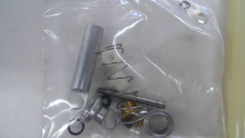 Vintage Rc Bolink Silver Shock Kit & Body Post NIP - Image 3 of 4