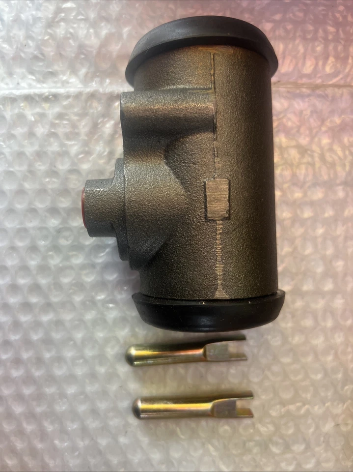 Cilindro de rueda de freno de tambor W19111 -M EE. UU. Foto 2 de 4