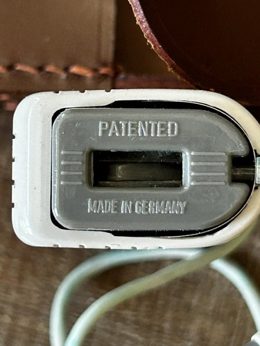 Emo Wetzlar Compact Flash Bulb Attachment w/ Case - Germany - Vintage - Picture 6 of 6