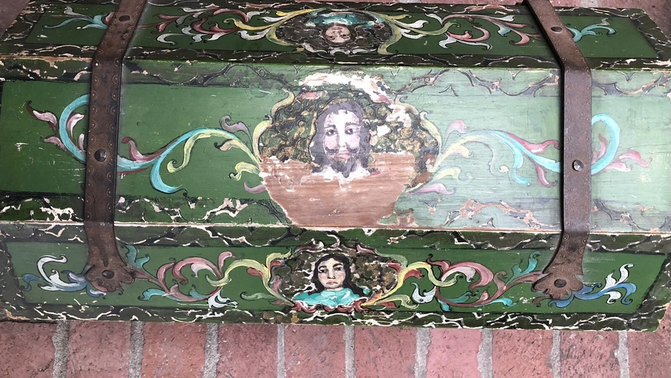 Antiguo cofre manta madera dote baúl arte popular mexicano Foto 3 de 4