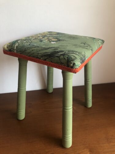 Vintage Painted Wooden Green Stool Upholstered Farmhouse In Printed 60s fabric - Picture 4 of 14