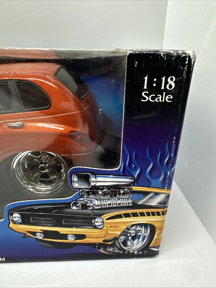 Muscle Machines 1:18 2000 PT Cruiser Metallic Orange - Image 2 of 4
