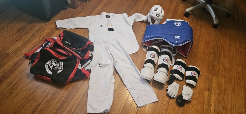 Martial Arts Protection Kit youth Small Karate, Taekwando, Jujitsu, MMA, Kickbox
