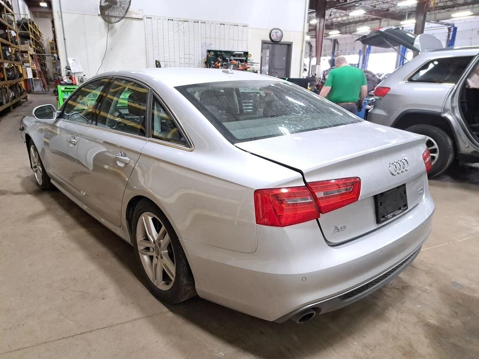 Lámpara trasera izquierda lado conductor 2012 A6 Audi Sku#4123581 Foto 3 de 4