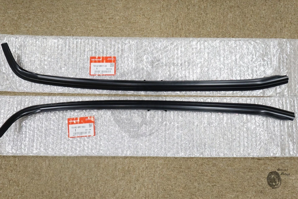 Honda Genuine Civic del Sol Molding Assembly RH+LH Front Windshield Side 1993~97 - Image 4 of 4