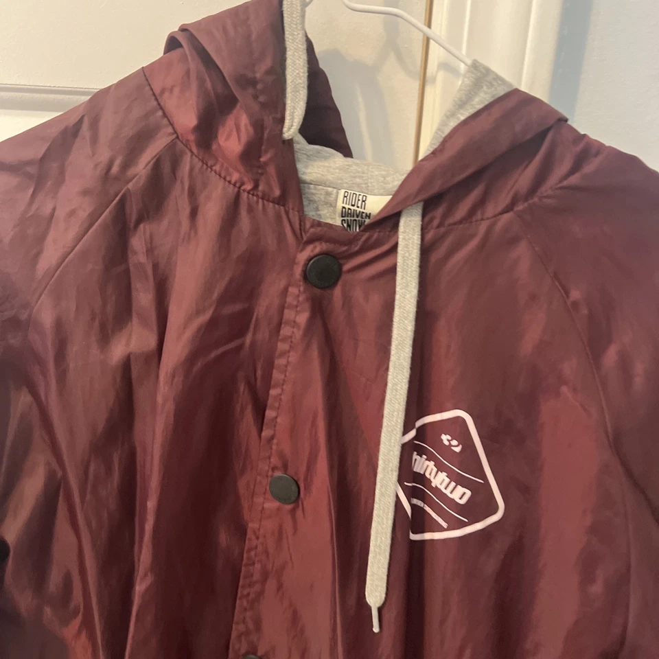 32 Men’s Coaches Jacket Maroon Large - Image 2 of 4