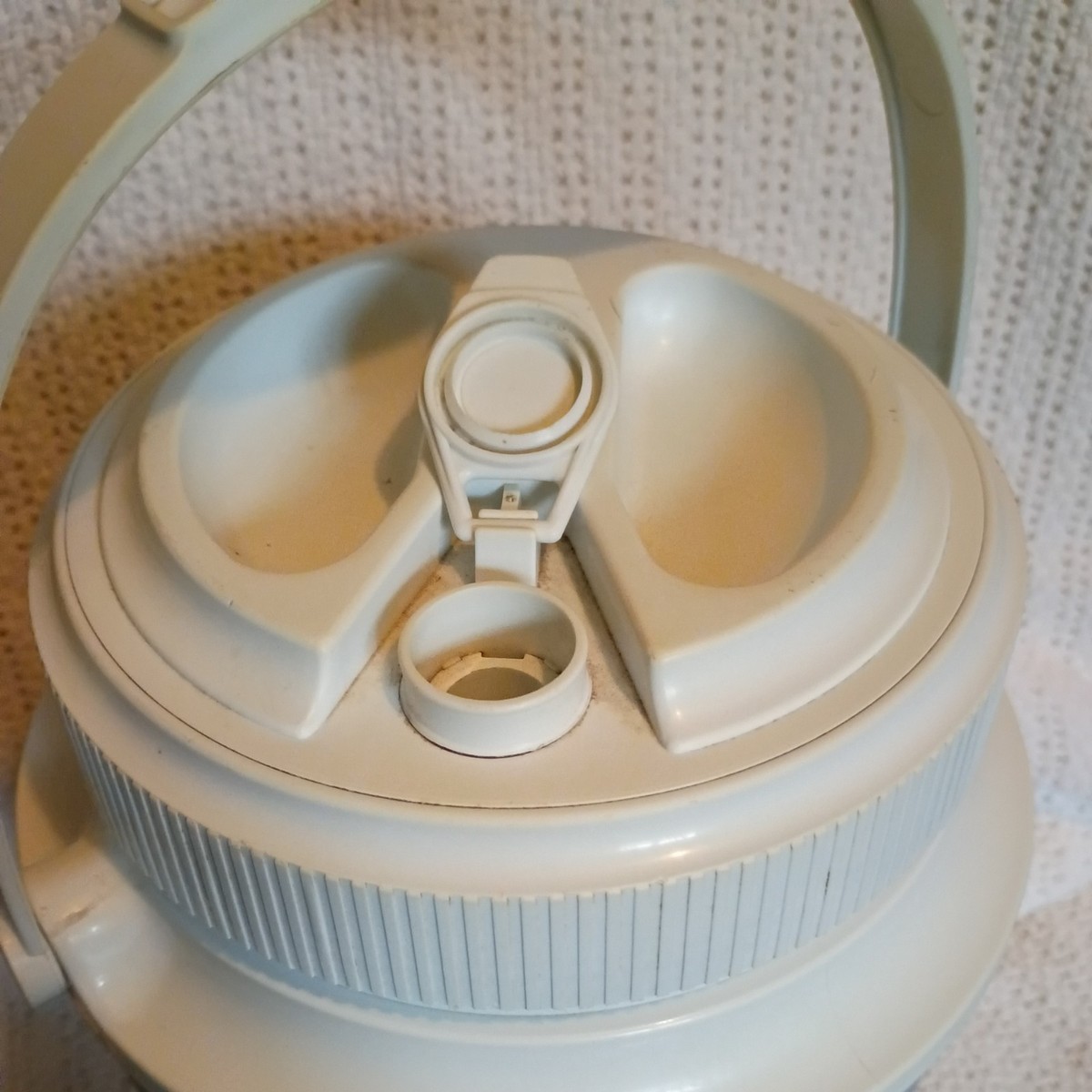 Vintage Rubbermaid/Gott 1- Gallon Water Beverage Cooler Jug 2