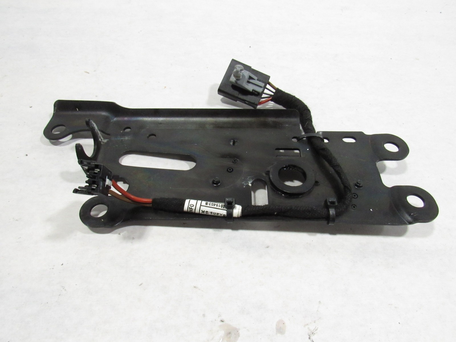 15-19 Ferrari 488 Spider 2017 Front Center Roof Lock Latch Mount Bracket ;@2