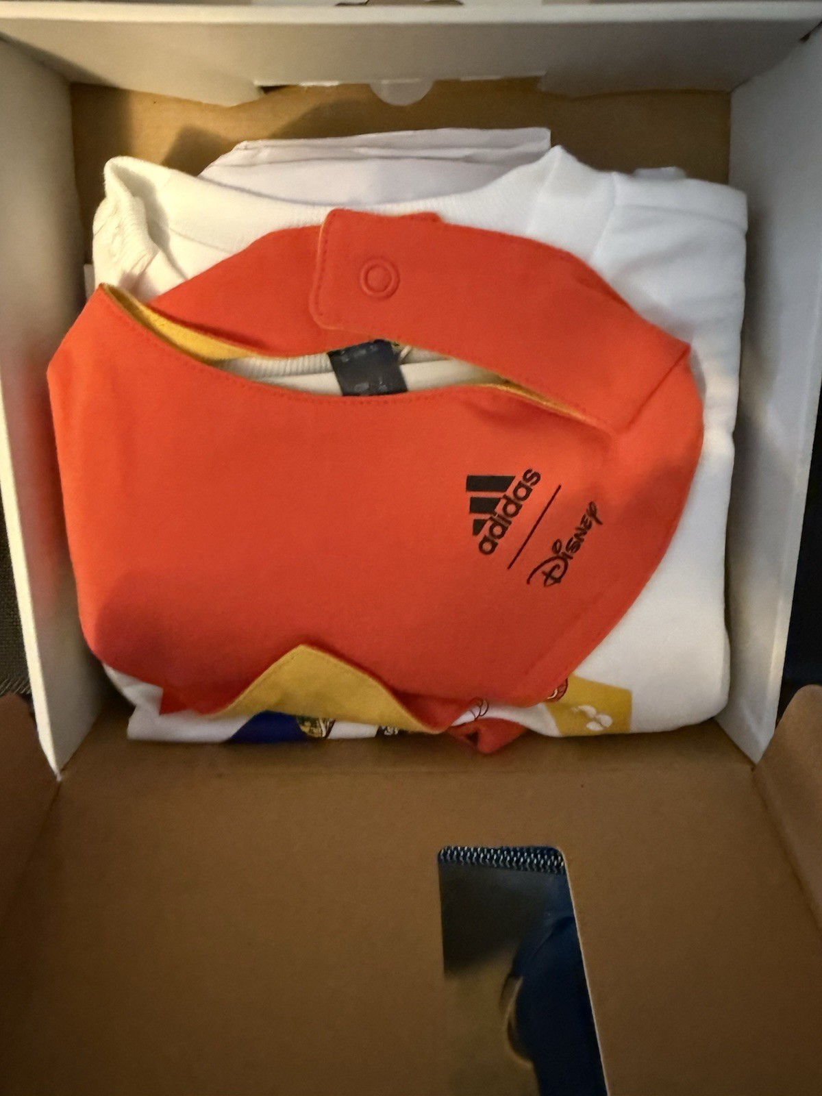 adidas x Disney Mickey Mouse Baby Gift Set 3pc Tee Shorts Bib 6-9M HR9490 NIB thumbnail 5