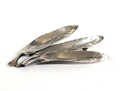 Stuart Nye Sterling Feather Pin - Hand Wrought Silver Stuart nye feather cuff - Gem main image 2