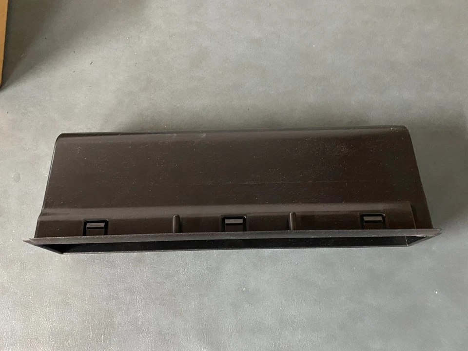 Оригинальная коробка отсека GM NOS 10144680 1990-1996 Oldsmobile Silhouette - Изображение 4 из 4