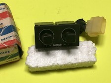 Nissan C31 Laurel 200L Electric Mirror Control Switch 25570-21L10 Genuine NOS