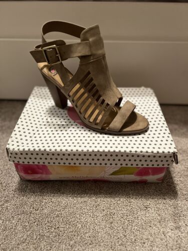 Women’s Delicious By Soda Yummy Cutout Heel Sandals Shoes Size 11 Taupe