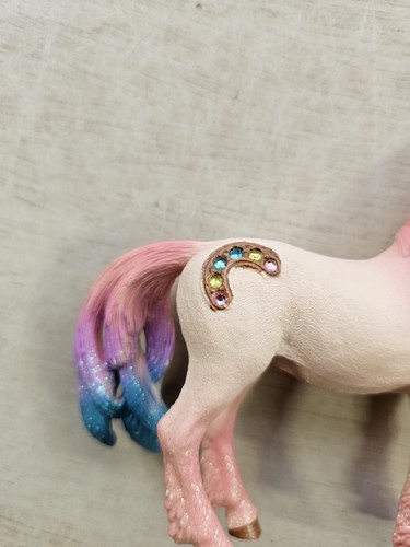 Schleich Bayala Figure - Marshmallow Unicorn Mare Toy Figurine - Picture 3 of 8