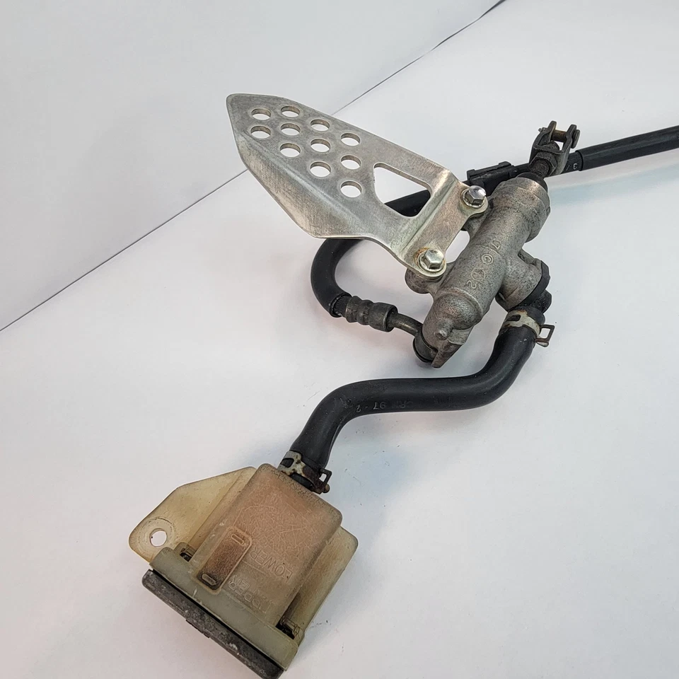 Protector curativo línea cilindro maestro freno trasero Suzuki GSXR750 1997-2002 FABRICANTE DE EQUIPOS ORIGINALES Foto 2 de 4