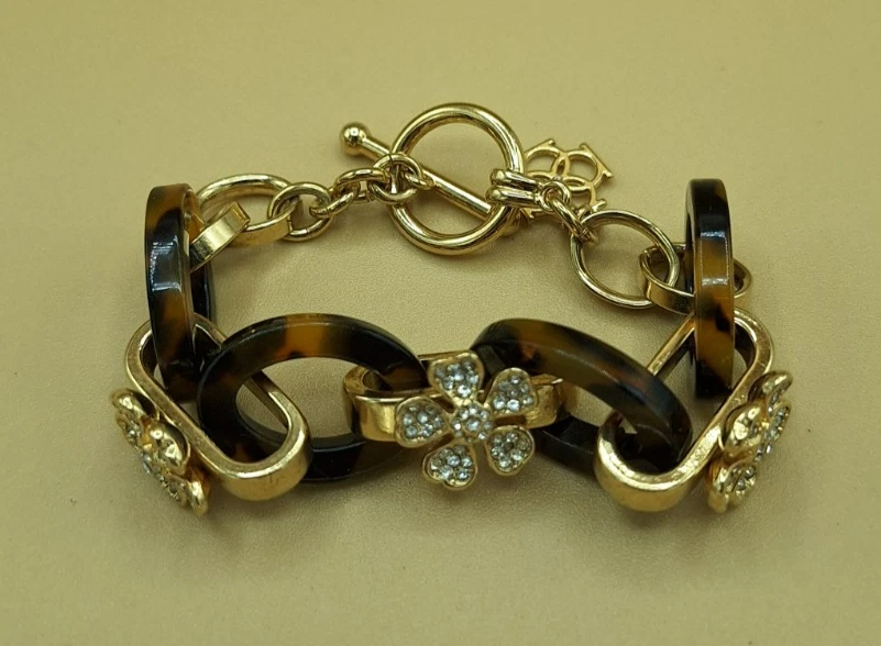 Pulsera Ann Taylor concha de tortuga y flores de cristal tono dorado cierre de palanca Foto 2 de 4