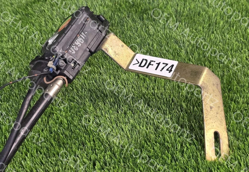 Poste de estacionamiento motorizado universal Toyota Corolla con luz OEM usado: se adapta a Toyota Foto 4 de 4