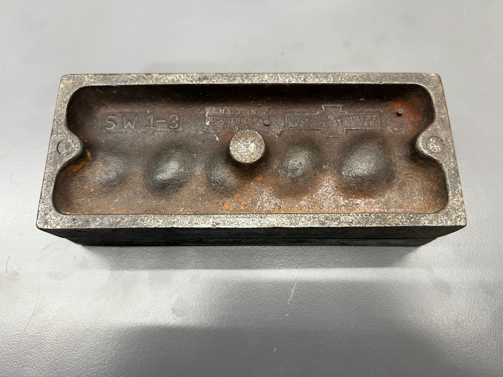 (H) READING INSTRUMENT CO. SW 13 CAST IRON SINKER MOLD EXC COND