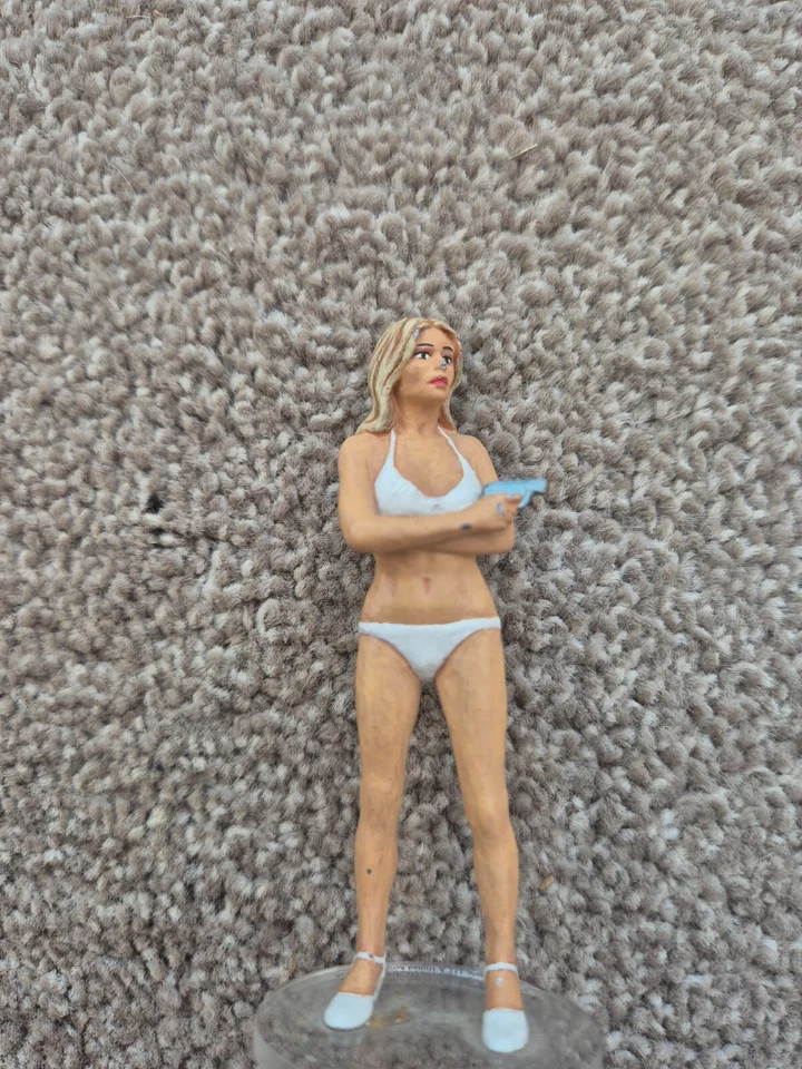 JAMES BOND 007 COLLECTION MARY GOODNIGHT ICON DIECAST FIGURE FIGURINE - Image 2 of 3