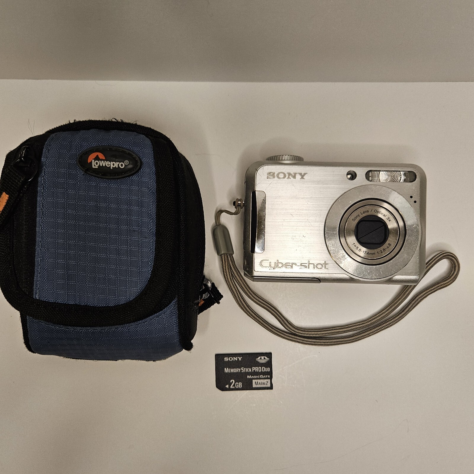 Sony CyberShot DSCS700 7.2MP Digital Camera Silver Tested