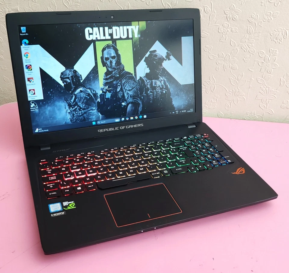 Asus ROG Gaming Laptop Core i7 CPU 24GB RAM With SSD And HDD - Image 2 of 4