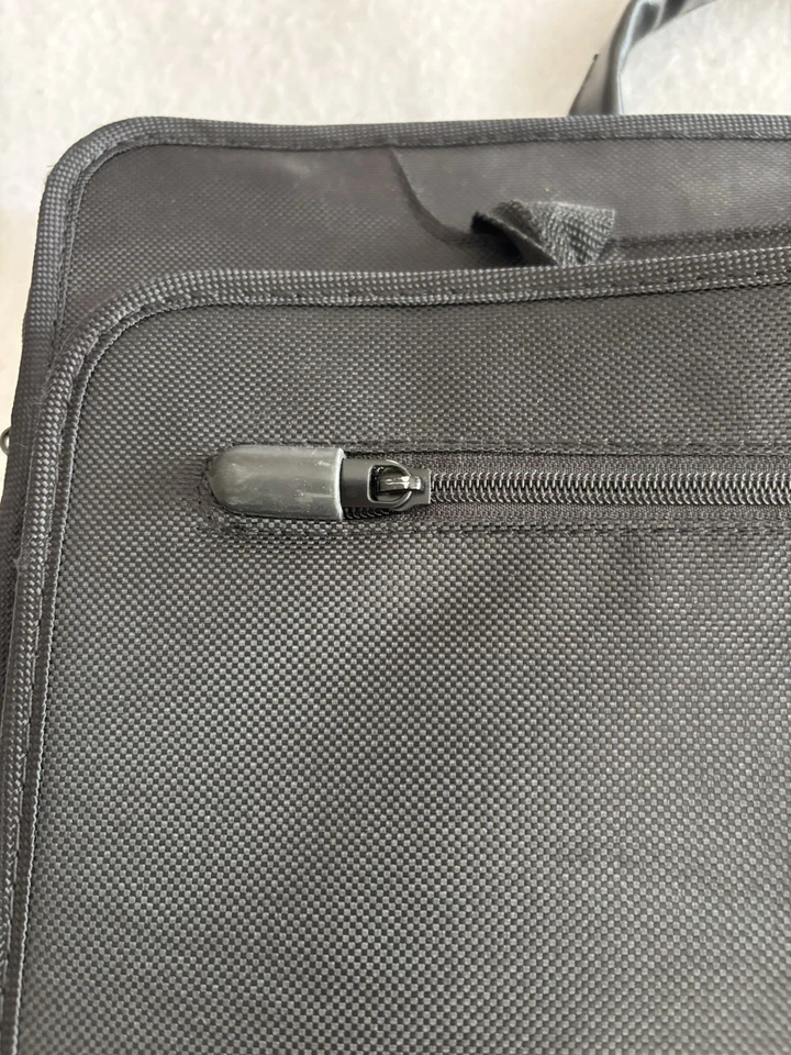 Bolsa para portátil Lenovo ThinkPad - Se adapta hasta 17”, acolchada, con cremallera, organizadora Foto 3 de 4