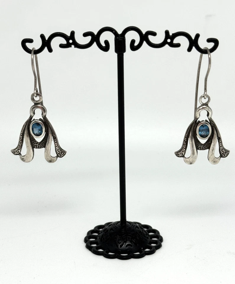 Hermosos pendientes de plata vintage de piedra de topacio azul. Foto 3 de 4