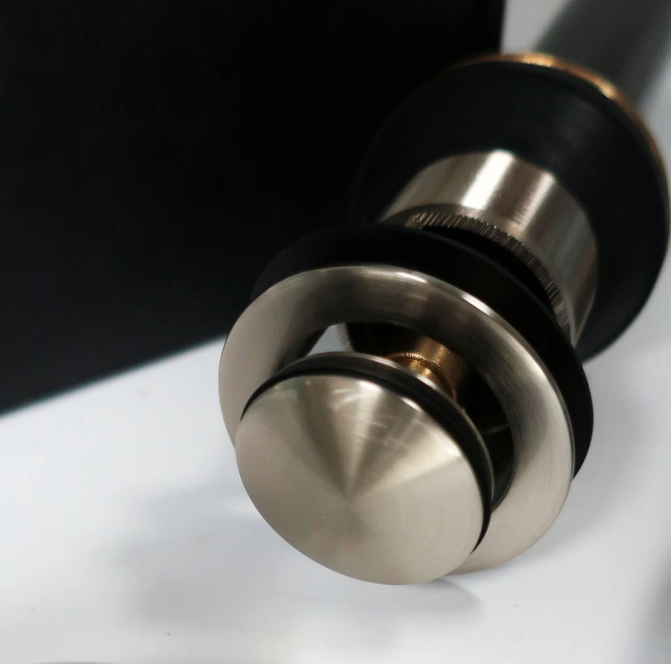 Grifo de baño de lavabo Danze D236010BN Prince de níquel cepillado de una sola manija Foto 3 de 4