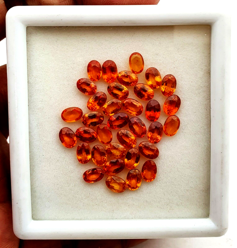 Saphir Orange Naturel De Madagascar - 6.8mm X 4.7mm, 0.81 Carats, Traitement Diffusion Béryllium, Rare