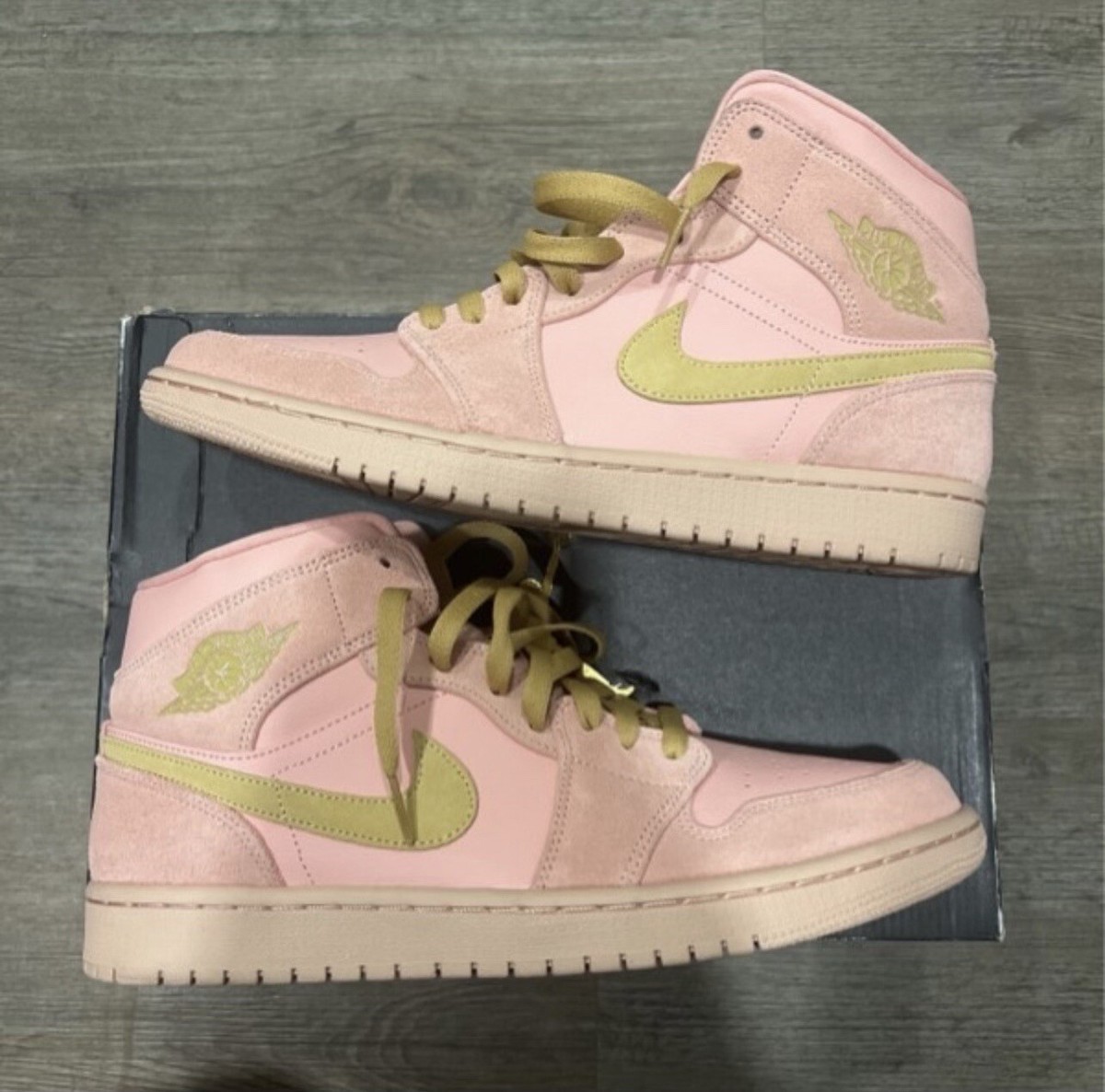 Jordan 1 mid - Coral & Gold Air Jordan 1 Mid  main image 2