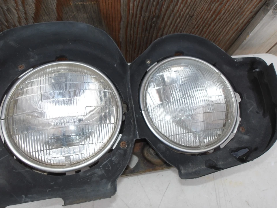 Montajes de faros satélite Plymouth 1971 1972 Sebring Foto 3 de 4