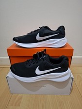 Image of Nike Revolution 7 Black White Men's UK SIZE 9.5 EU 44.5