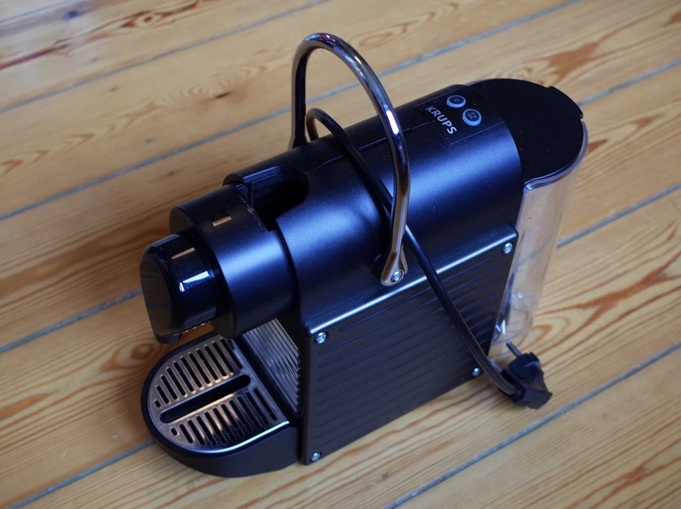 Krups XN304T PIXIE — Titan-Schwarz Nespresso Kapselmaschine, Foto 1 von 4