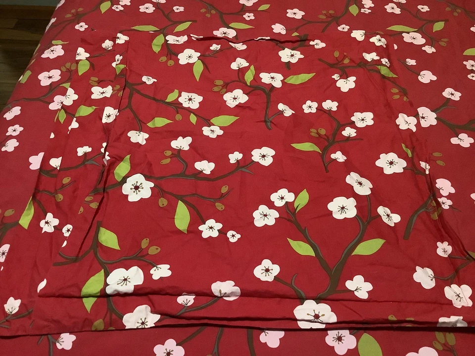 Pottery Barn Red Green White floral King Size Duvet Cover & 1 Euro Sham - Image 4 of 4