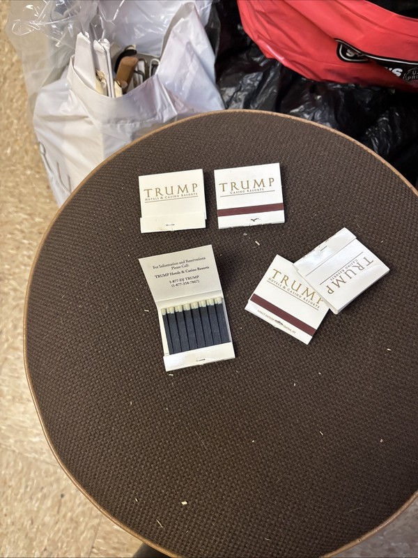 Matchbook Trump Hotels & Casino Resorts Matchbook Full & Unstruck