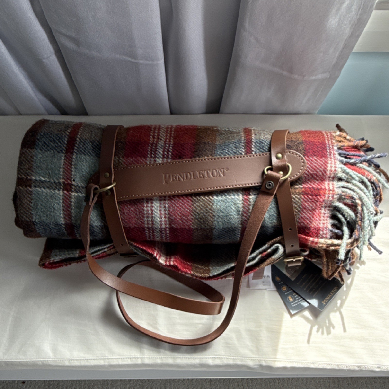 Plaid 52x66in With Leather Carrier