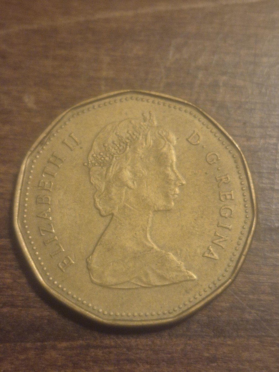 1988 Canadian Loonie 1 dollar coin in excellent