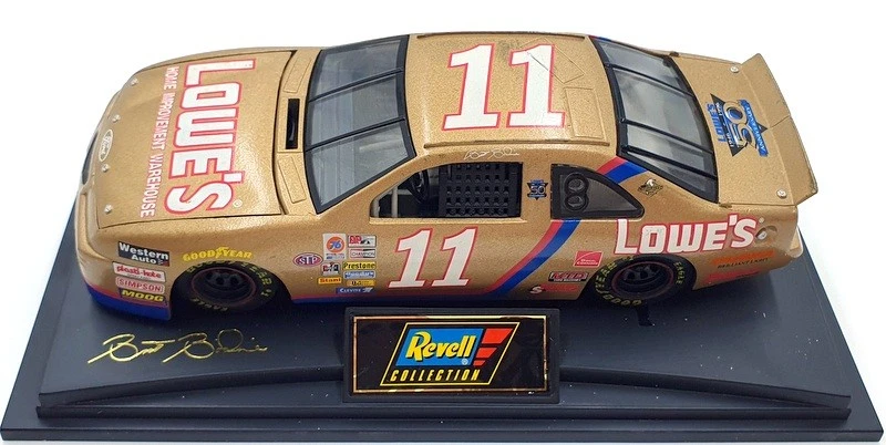 Revell 1/24 Scale 3935 - Ford Thunderbird #11 Lowe's B.Bodine NASCAR - Image 3 of 4