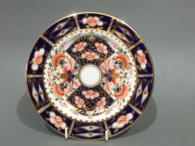 Antiker Royal Crown Derby traditioneller Imari Beilagenteller