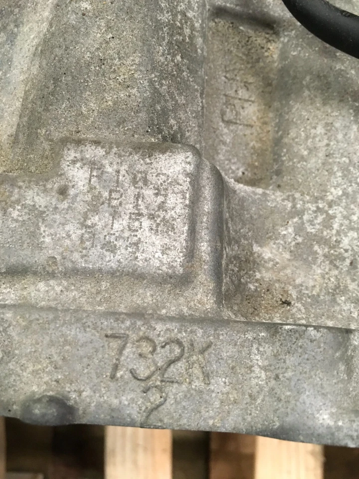 Toyota Prius Prime 2017-2018 transmisión OEM. Foto 2 de 4