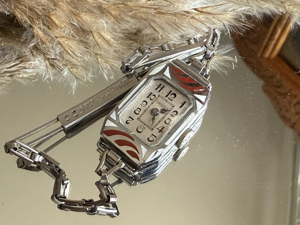 Reloj verde esmaltado rojo/blanco Art Deco de 1930 para dama ~ correa vinculada decorativa a juego Foto 4 de 4