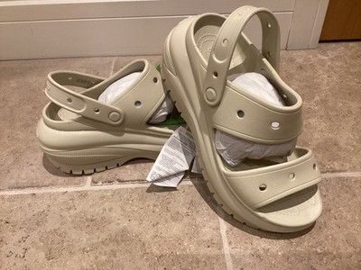 Crocs Mega Crush Sandale BRANDNEU M8/W10 US 7-8UK KNOCHEN