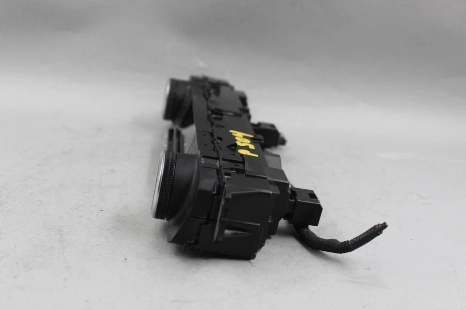 Control de temperatura frontal ID 55900-0E600 20-23 TOYOTA HIGHLANDER OEM #39170 Foto 3 de 4