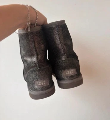 UGG Classic Mini