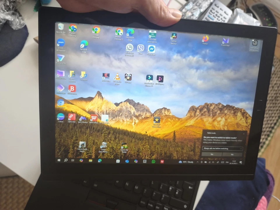 Lenovo 12in Thinkpad X1 Tablet 2In1, DetachableSignatureEdition,W10, 8RAM,256SSD - Image 3 of 4