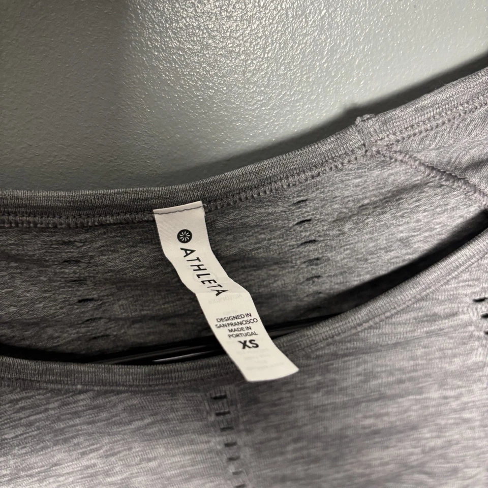 Camisa Top Para Mujer Athleta Gris Manga Larga Entrenamiento Correr Extra Pequeña Foto 2 de 4