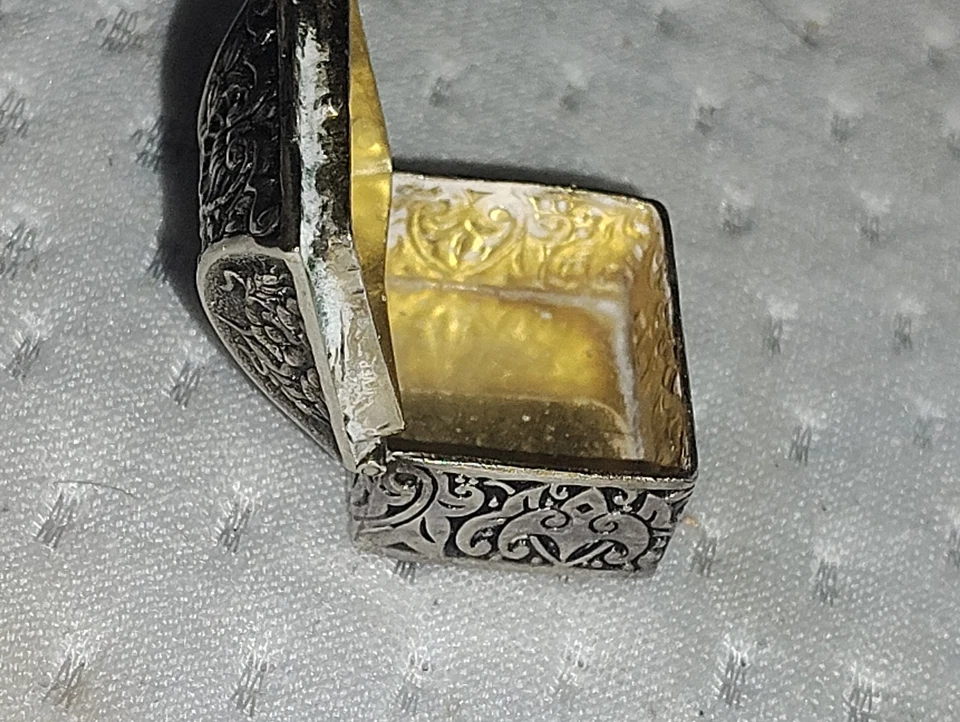 АНТИКВАРНЫЙ ГРОБ-ШКАТУЛКА ИЗ СТЕРЛИНГОВОГО СЕРЕБРА ВЫСОТОЙ 1 1/4 ДЮЙМА с подписью Синтра Португалия - Изображение 4 из 4